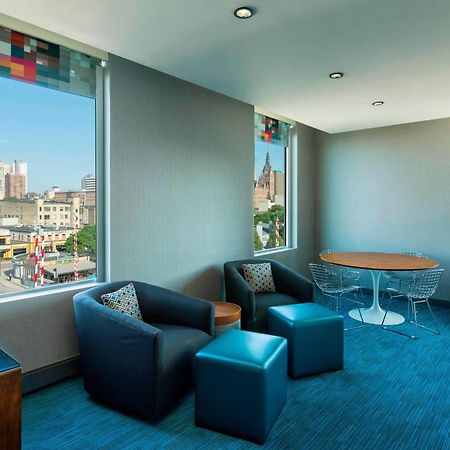 Aloft Hotel Milwaukee Downtown Exterior foto
