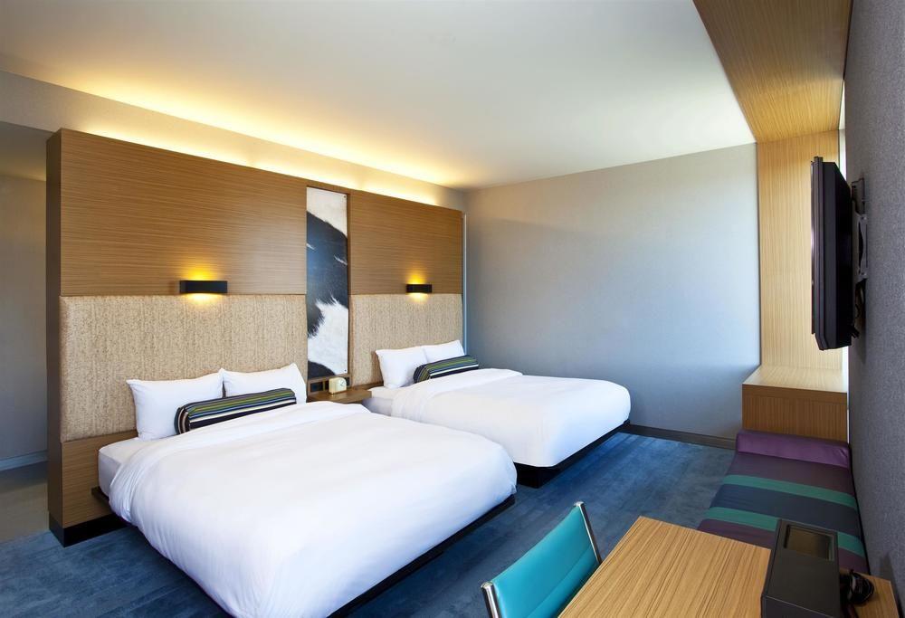 Aloft Hotel Milwaukee Downtown Exterior foto
