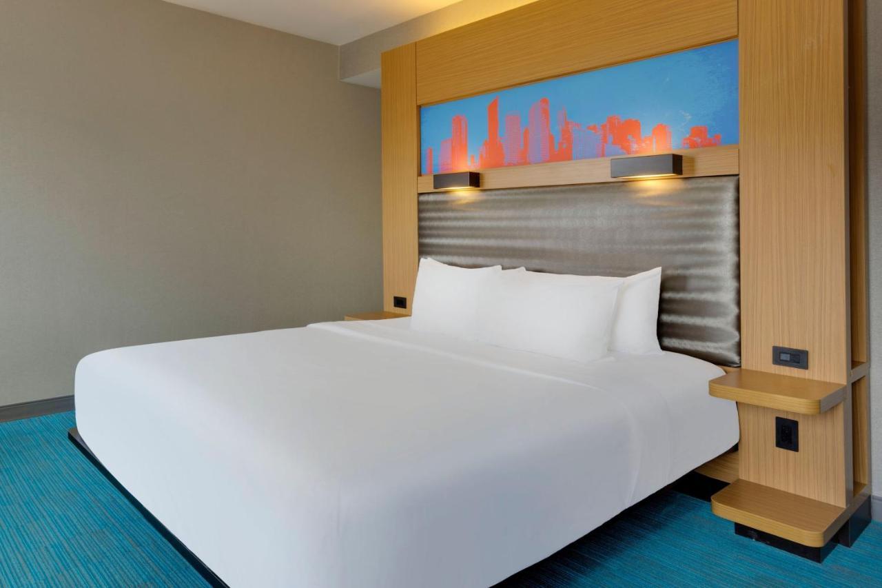 Aloft Hotel Milwaukee Downtown Exterior foto