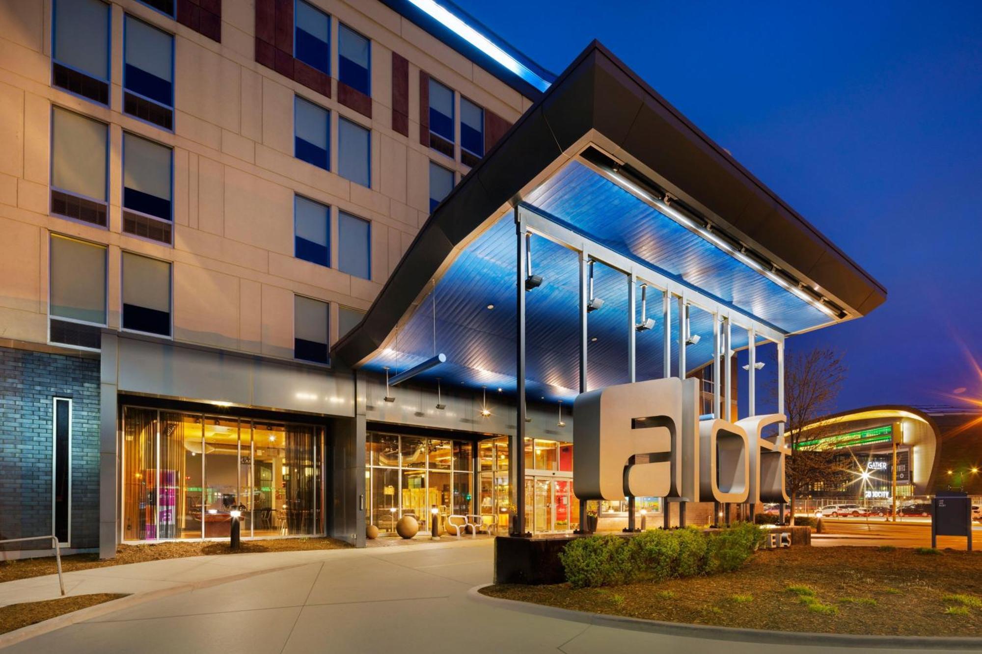 Aloft Hotel Milwaukee Downtown Exterior foto