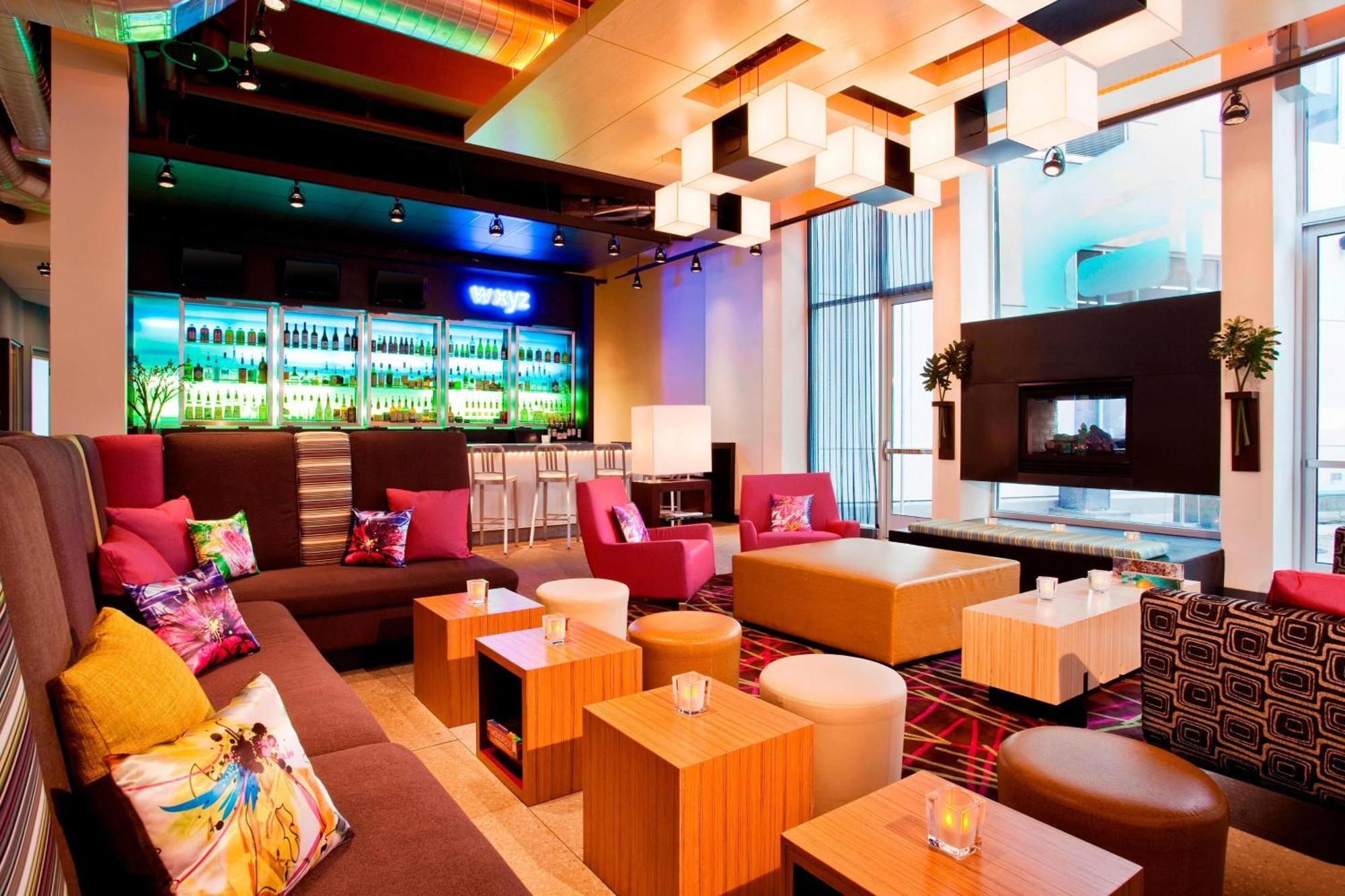 Aloft Hotel Milwaukee Downtown Exterior foto
